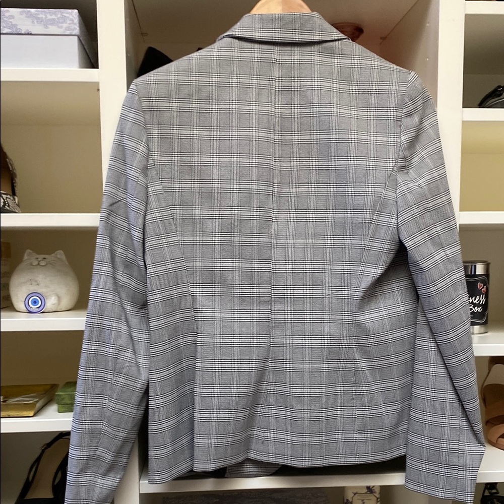 Calvin Klein Black & Gray Plaid Blazer. Amazing. Like NEW! Size 6 - Picture 8 of 11